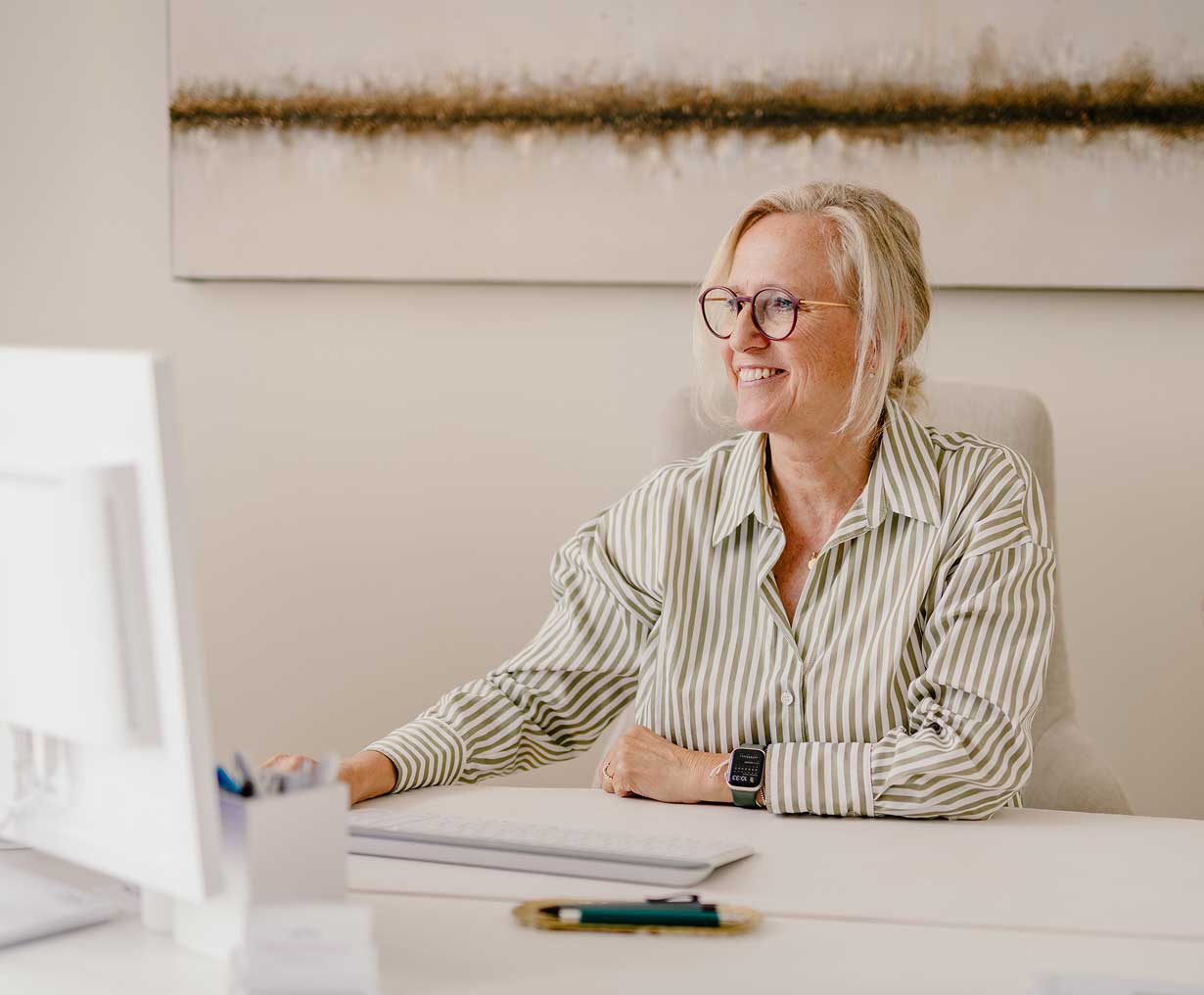 praxis-am-roemertor-schreibtisch